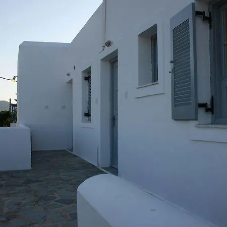 Lazino And Apartment Parikia (Paros)