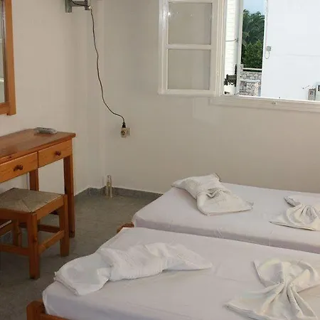 Lazino And Apartment Parikia (Paros)